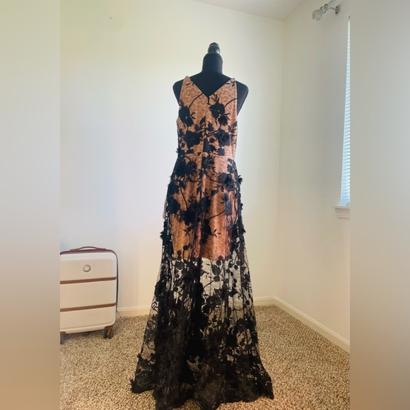 New Dress The Population Sidney Maxi Dress SZ L Black Nude Floral Lace Appliqué - Picture 7 of 10